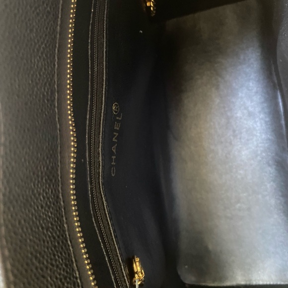 Chanel Timeless Medallion Handbag Purse w dustbag & CC medallion + Gold … - Picture 10 of 16